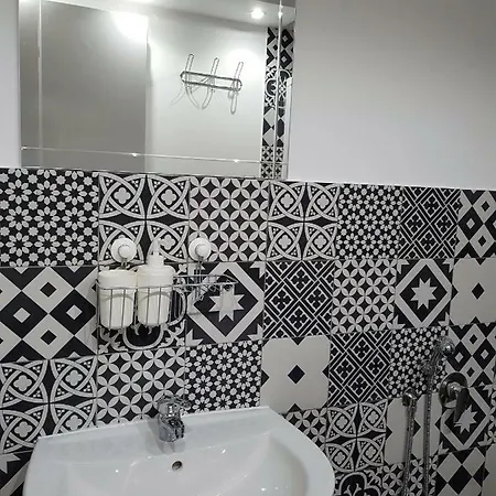 Holiday B&B 1984 Affittacamere Bari